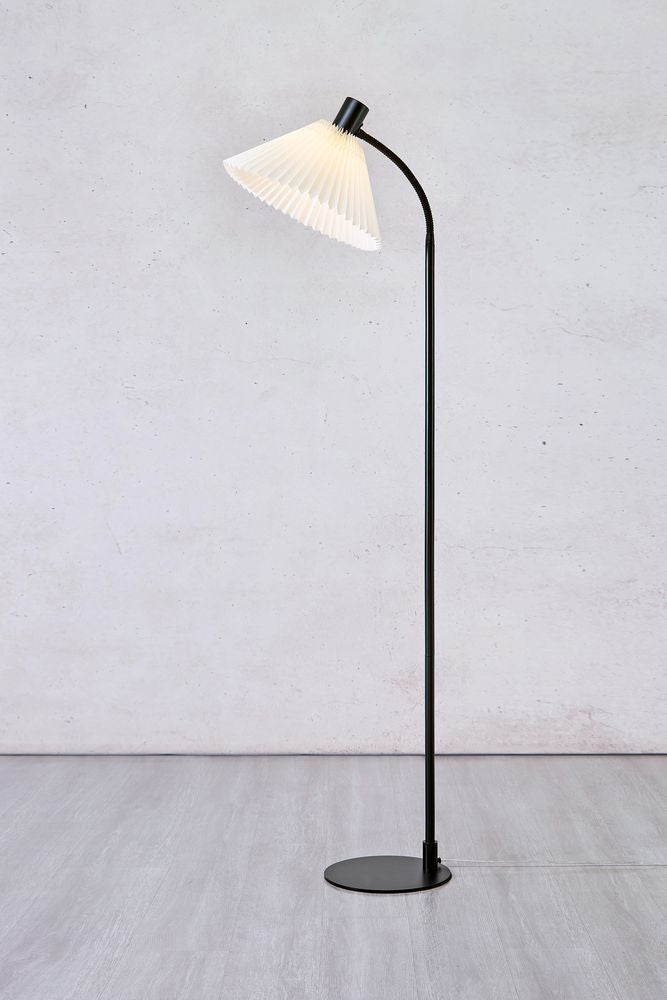 Markslojd Mira 1L floor lamp H 145cm, E27