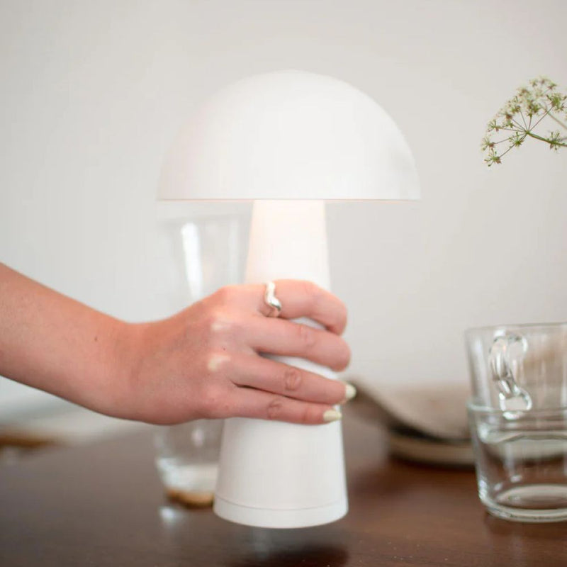 Markslöjd Fungi lámpara de mesa LED recargable