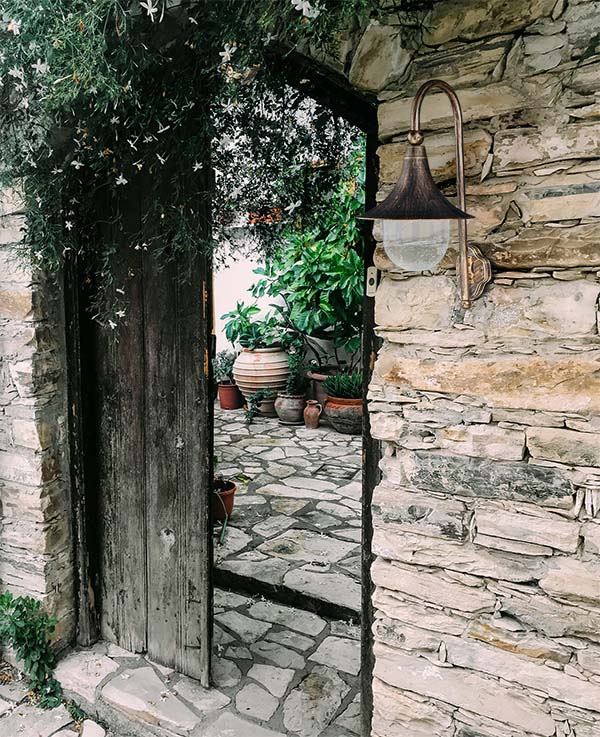 Kaja Boston 1L outdoor wall lamp E27 H 52.0cm