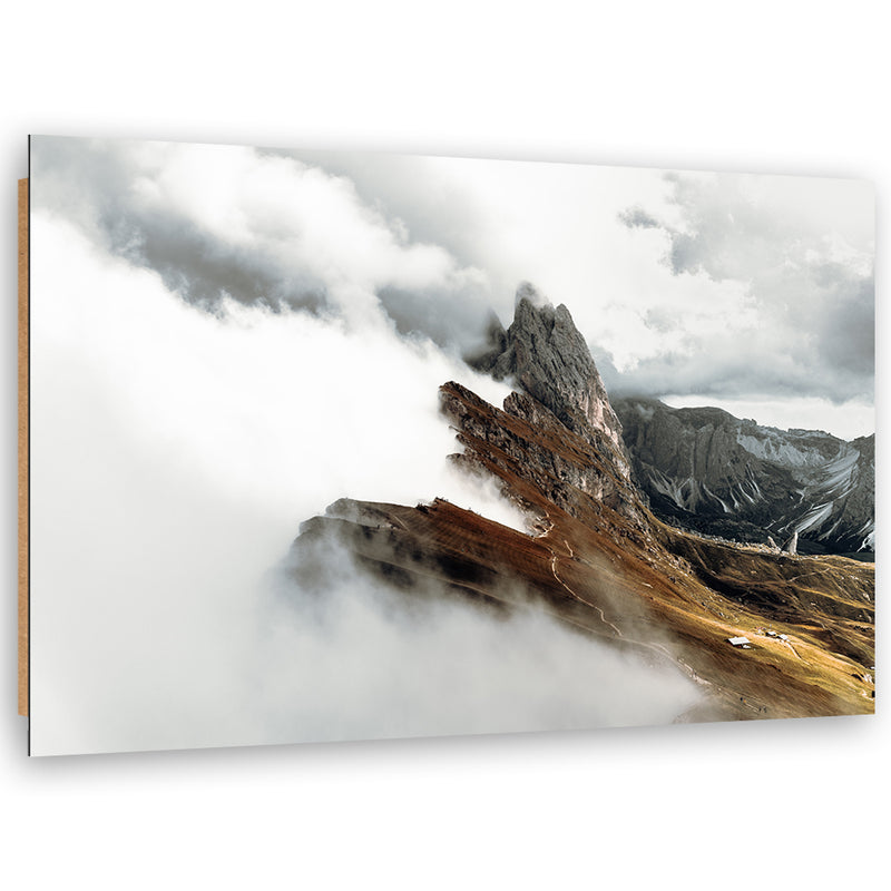 Estampado de panel decorativo, Pico de montaña entre las nubes