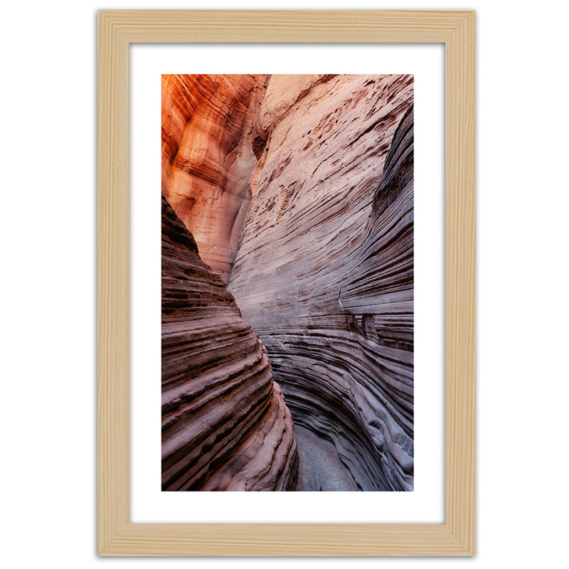 Picture in natural frame, Pass between the rocks