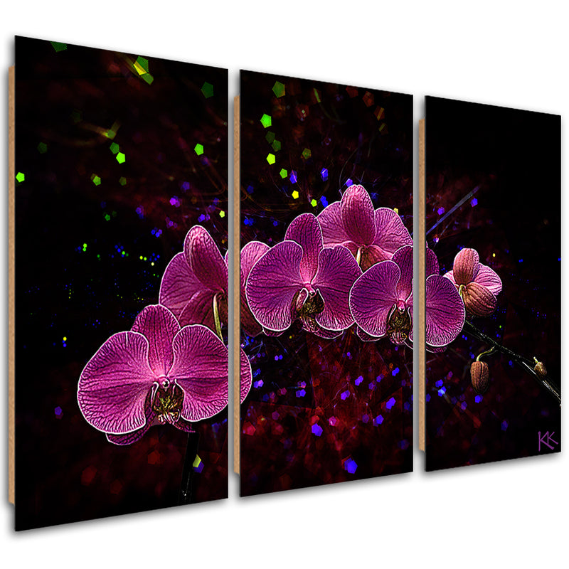 Panel decorativo con cuadros de tres piezas, orquídea sobre fondo oscuro