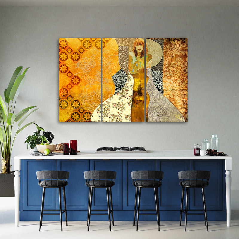 Cuadro de tres piezas en lienzo, Mujer sobre fondo decorativo